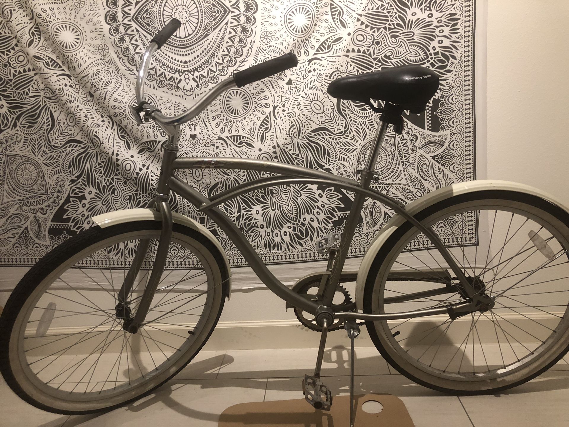 Huffy Beach Cruiser - Reliable & Great Condition