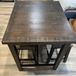 Kitchen Table And Stools 