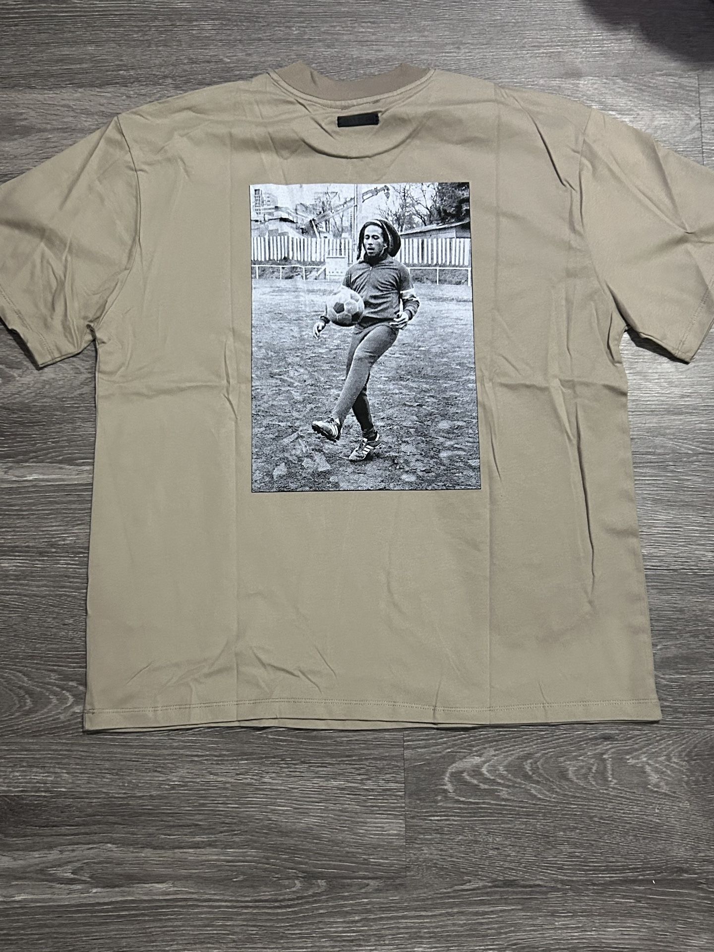 Essential T -shirt