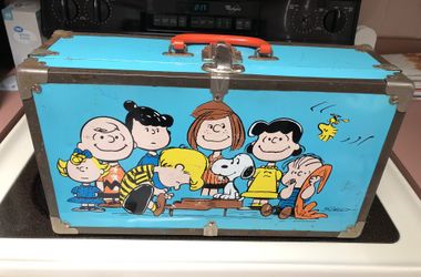 Peanuts Vintage Metal Suitcase Snoopy, Charlie Brown 1966 for Sale