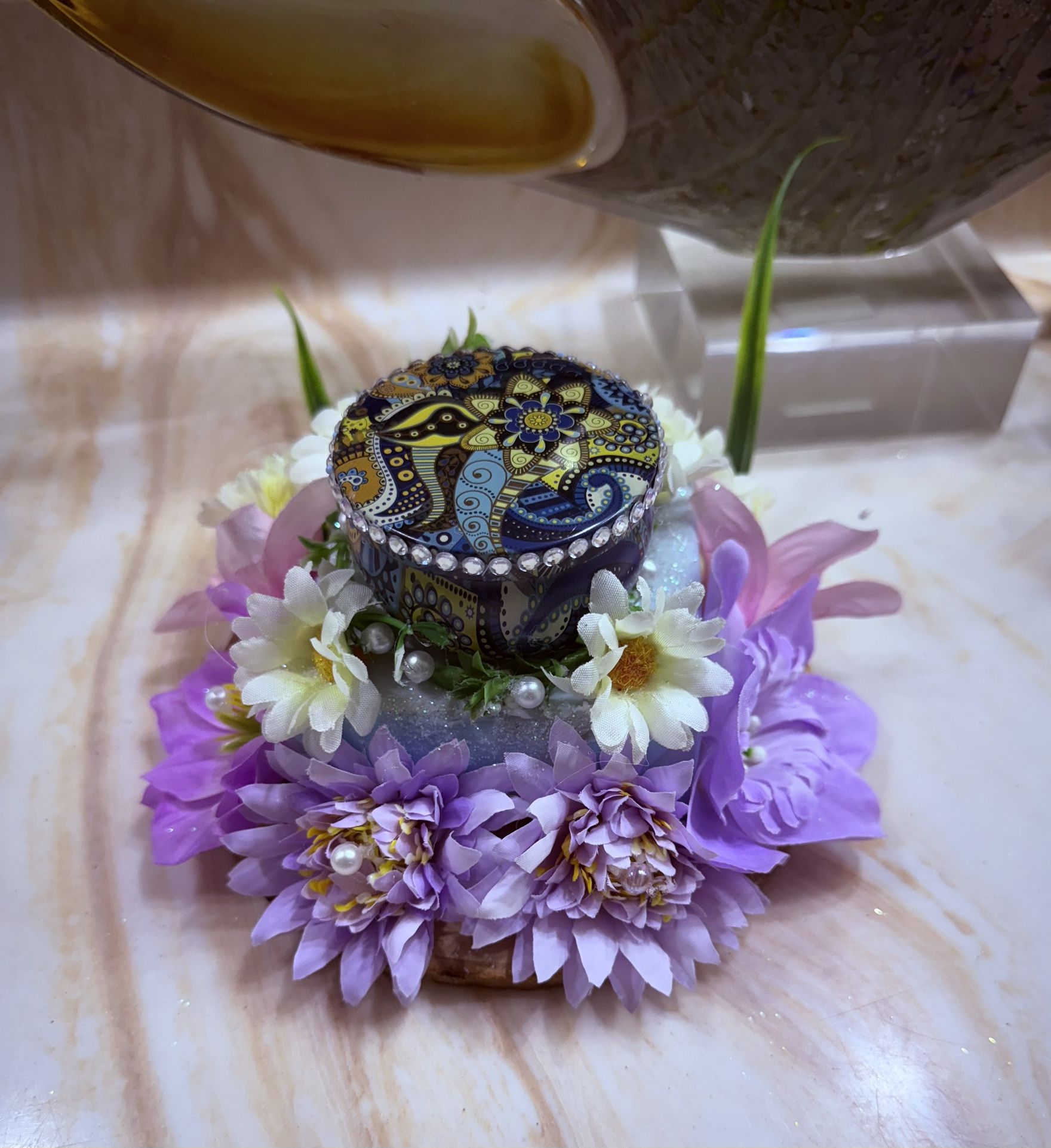 Arreglo Floral Con Vela Aromática 