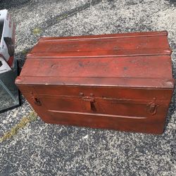 Antique Chest!! $30 Obo!  