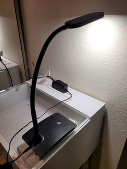 TW Lighting LED Desk Lamp with USB Charging Port Dimmable Study Home Office Lamps Black