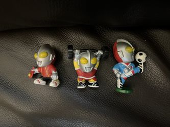 3 Chibi Ultraman Action Figures