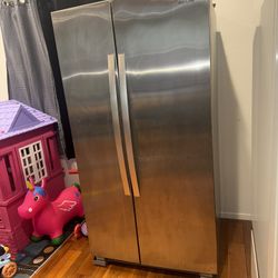 Whirlpool 25 Cubic Feet Fridge