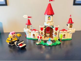 Lego Battle with Roy at peaches castle set