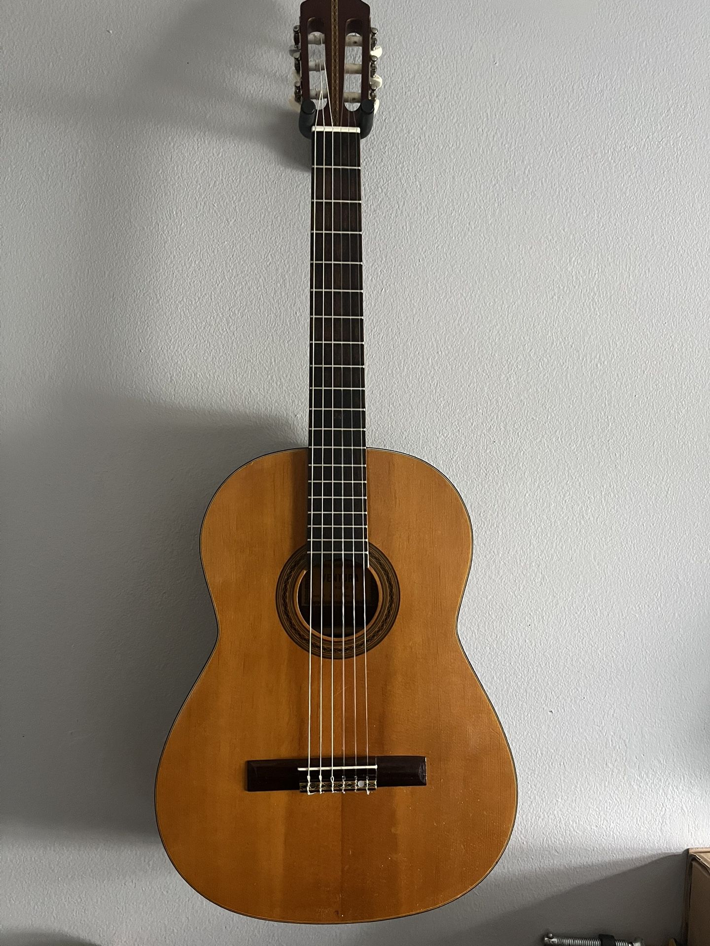 Ventura Bruno V1583 Vintage Classical Guitar