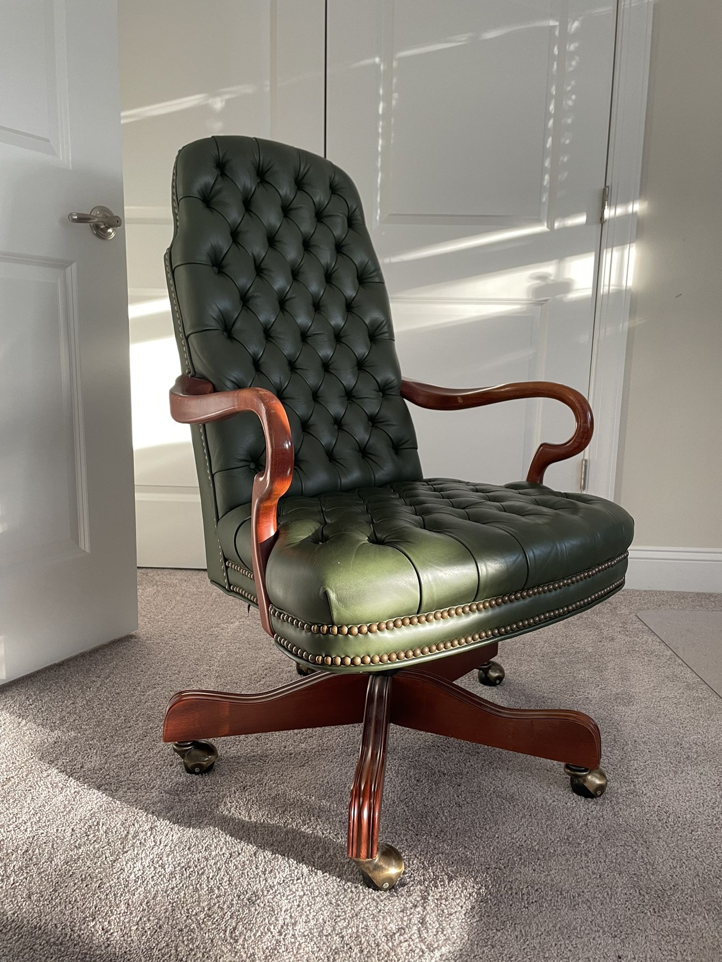 Ethan Allen Executive Desk Chair