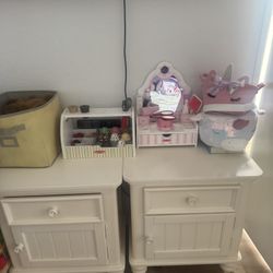 Dresser With Mirror And 2 Niggt Stand