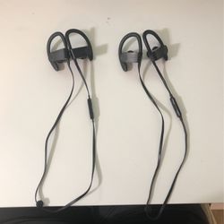 Powerbeats 3. (sanitized and clean)