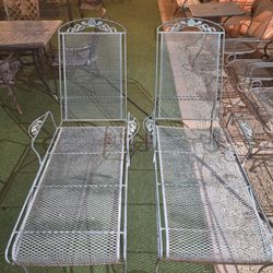 $300 VINTAGE 2 LOUNGE CHAIRS 