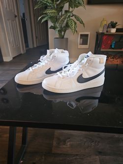 Nike Court Royal 2 High Tops Sz 10.5