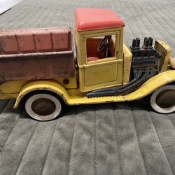 Vintage Wyandotte Pressed Steel Dump Truck – Original – 1940s