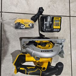 Dewalt 20v Skillsaw 5ah battery 4amp charger