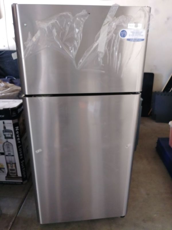 Brand new never been used Frigidaire stainless steel 18 cubic foot ...