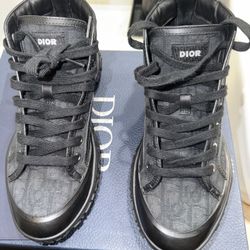 Dior B28 High Top Sneakers – Size 39