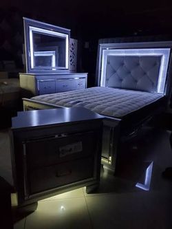 New Tufted 5 Piece Bedroom Set With LED Lights. Grey. Free Delivery!