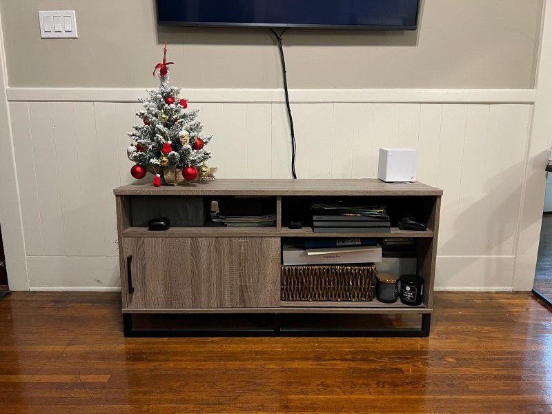 TV Stand/Media Console Table 