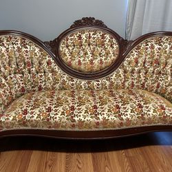 Victorian Sofa 
