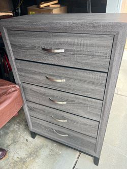 Full bed size, drawers and box spring