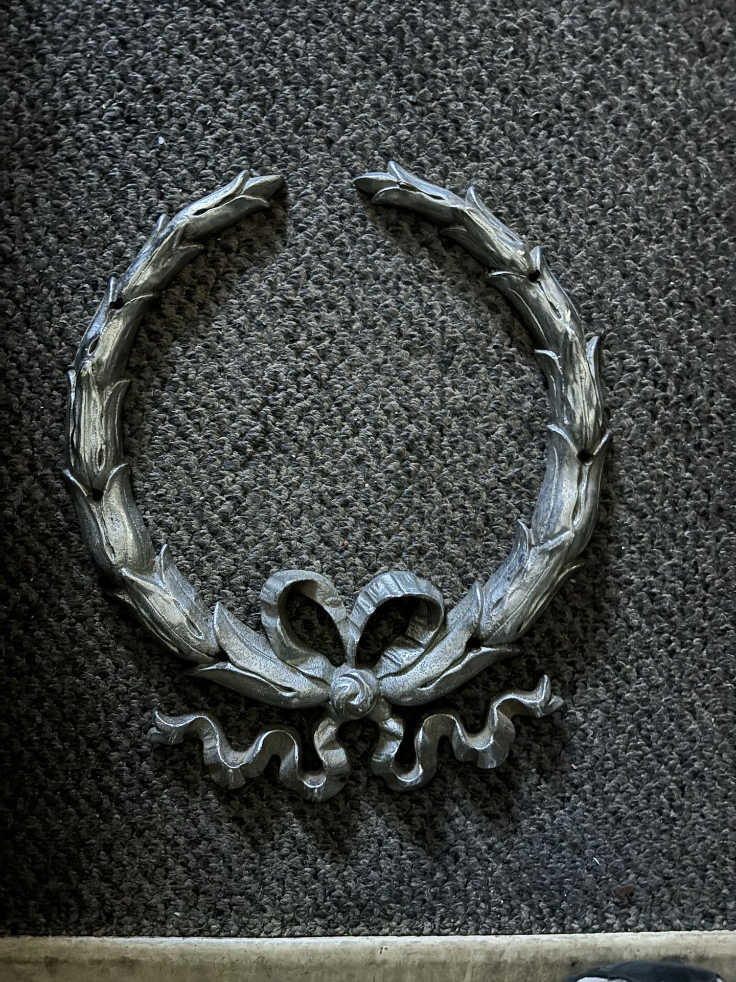 10 X 12 Cast Aluminum Detail