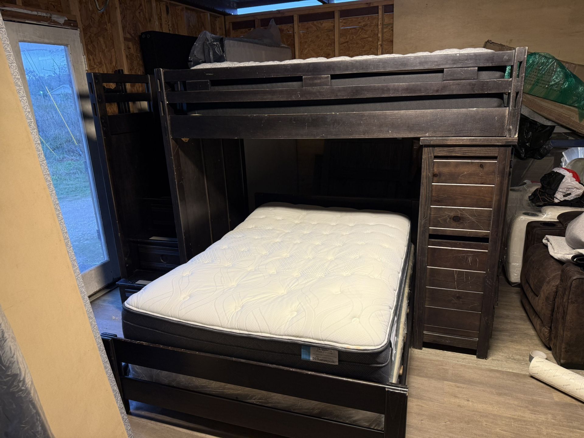Twin/Full size bunk bed with storage