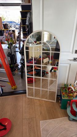 White mirror