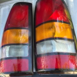 99-06 Chevy/gmc  Truck Taillights. Oem Parts In Good Condition. 
