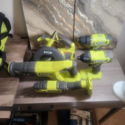 Ryobi 5 Tool Set