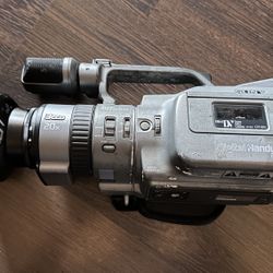 Used Sony dcr VX 1000 (Collector Item)