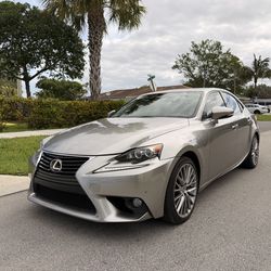 2016 LEXUS IS200t