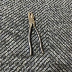 Linesman Pliers 