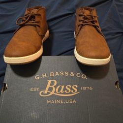 G.H. Bass Brown Suede Chukka Boots (9.5)
