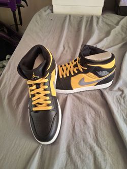 Nike Air Jordan 1 Mid Black Yellow Sneakers