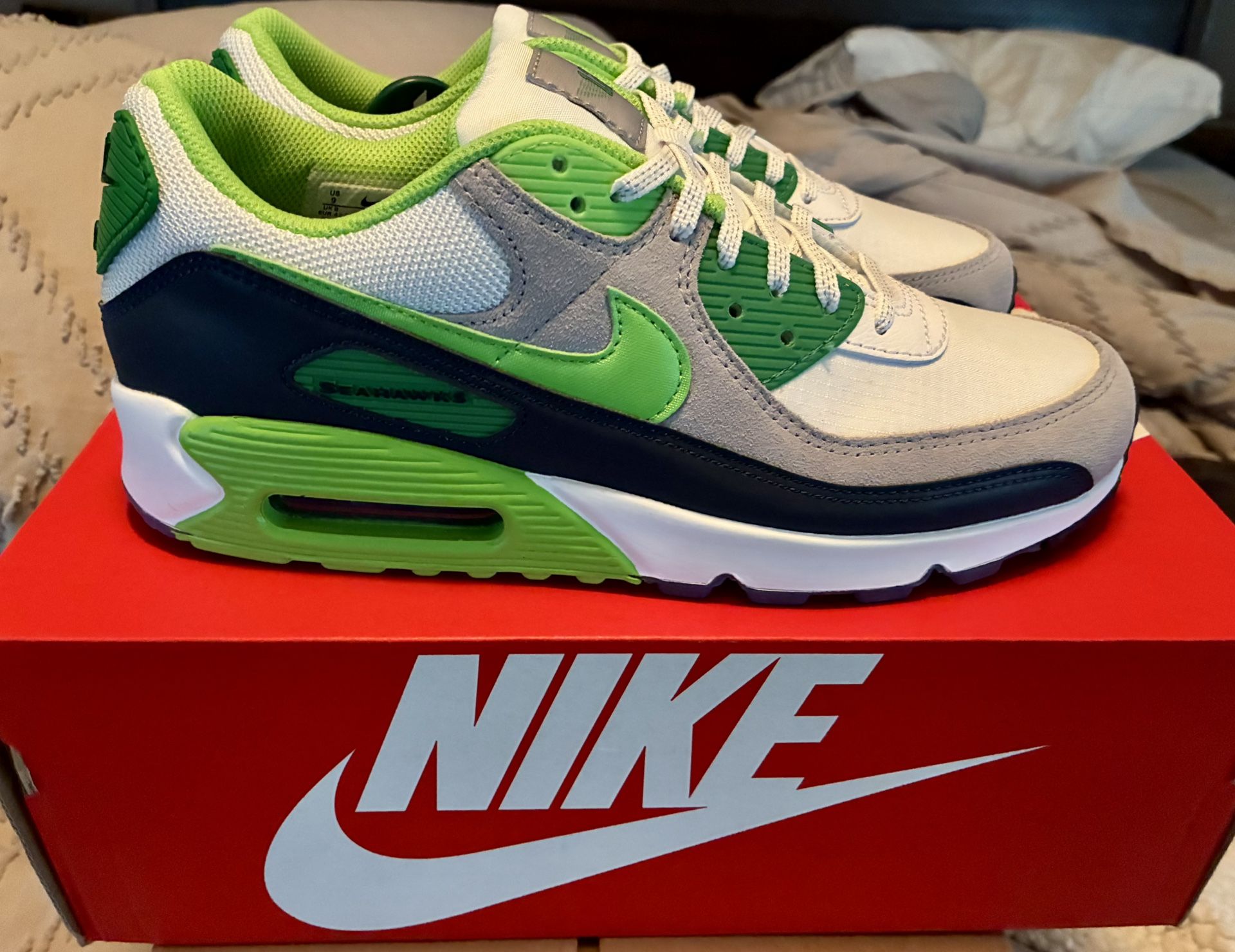 Nike Air Max 90 Seahawks Edition Size 9 Brand New