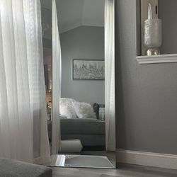 Flor Mirror