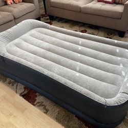 Inflatable Twin Airbed