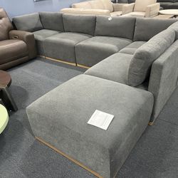 Modular sofa，$950