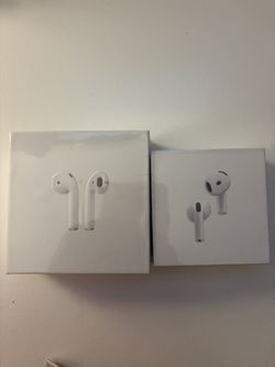 AirPods And Samsung Earphones