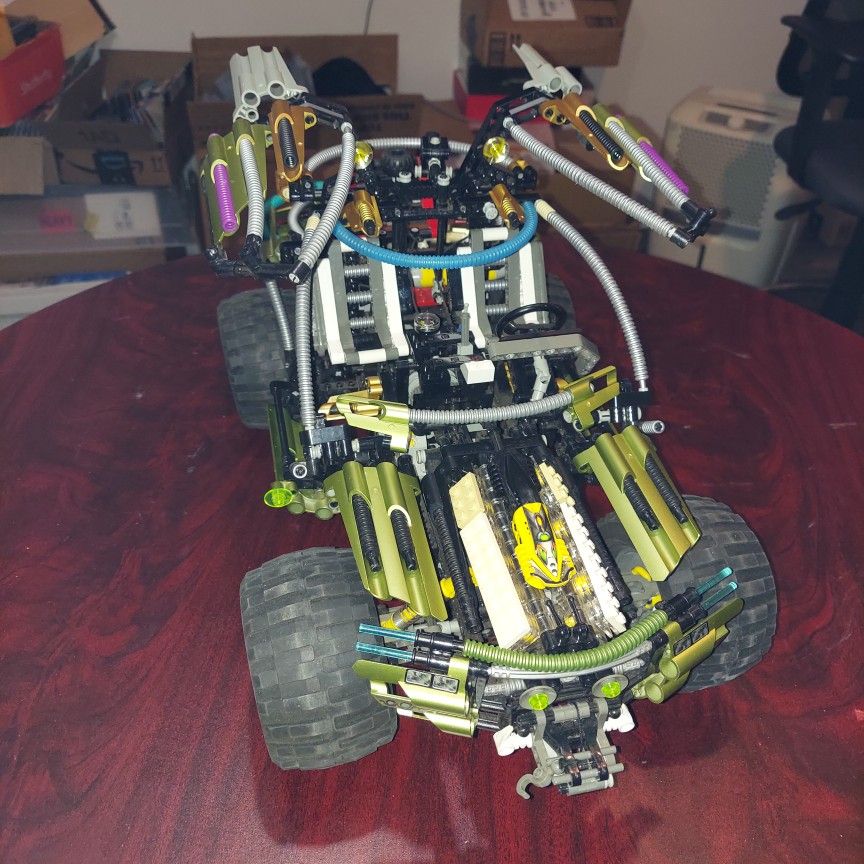 Vintage 2001 LEGO Technic 4X4 X-Treme Off Roader Model 8466 for Sale in  Union, NJ - OfferUp