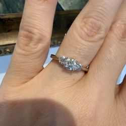 Platinum Ring With Natural Diamonds Very Sparkling! 