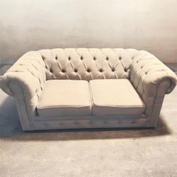 Tufted loveseat, light gray