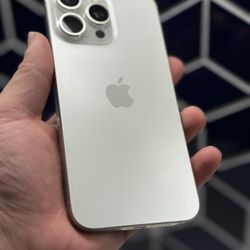 Apple iPhone 15 Pro Max 256GB Unlocked AT&T Cricket T-Mobile Metro Verizon
