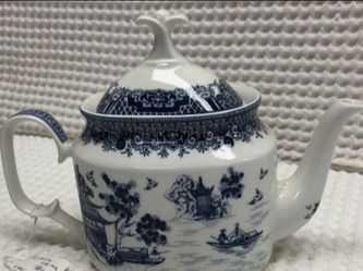 GRACIE  JAPAN THEMED "TRUE BLUE" COLLECTION TEAPOT