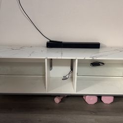 Entertainment center