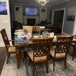 Macy’s Dining Table With Chairs 