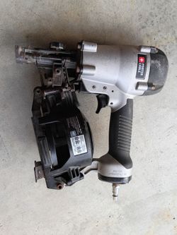 Roofing nail gun and one box 1' for roofing Porter cable