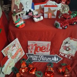 Lot Of Christmas Decorations And Wall Hangings 