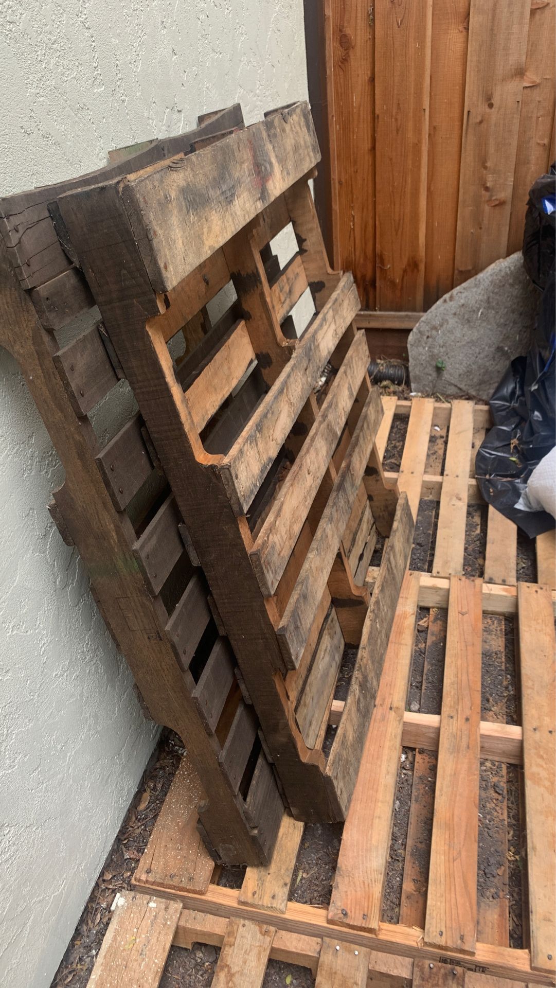 FREE PALLETS!