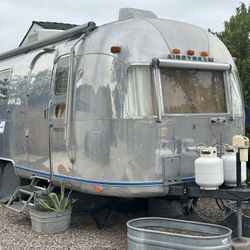 1978 23’ Airstream international Safari